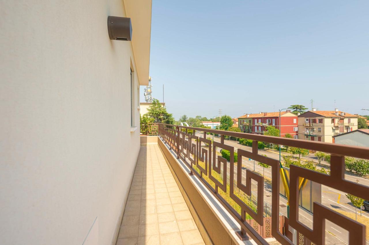 Appartamento Venice New Luxury Penthouse - Free Parking And Roof Terrace Mestre