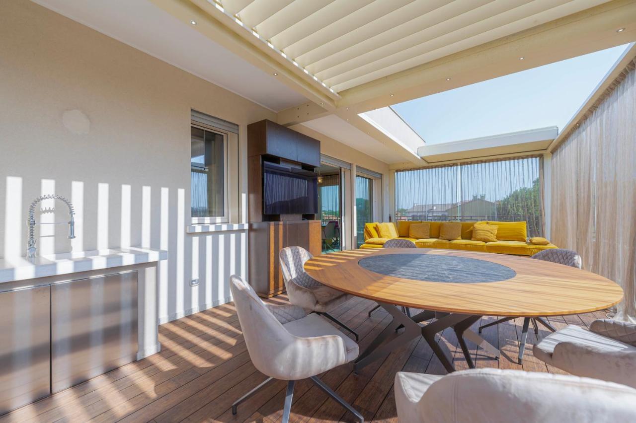 Venice New Luxury Penthouse - Free Parking And Roof Terrace * Mestre